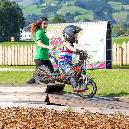 פוגן Alpina Zillertal . Family Lifestyle Kinderhotel מראה חיצוני תמונה
