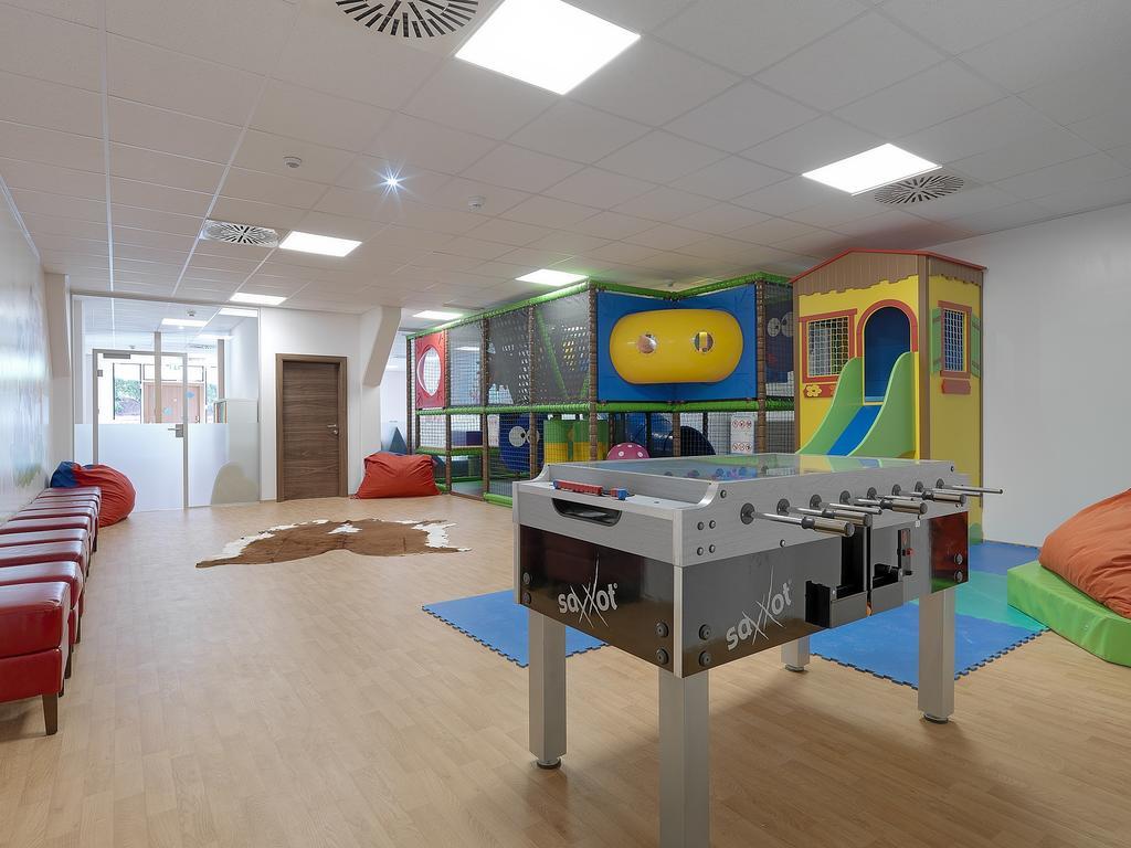 פוגן Alpina Zillertal . Family Lifestyle Kinderhotel מראה חיצוני תמונה