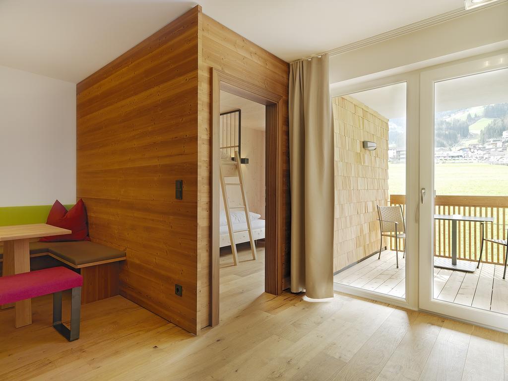 פוגן Alpina Zillertal . Family Lifestyle Kinderhotel מראה חיצוני תמונה