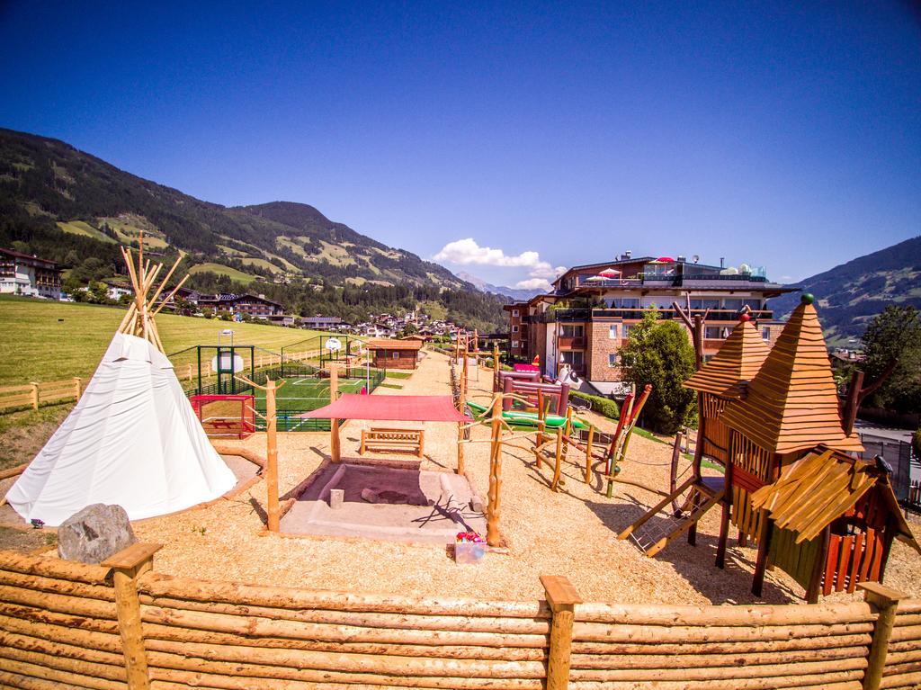 פוגן Alpina Zillertal . Family Lifestyle Kinderhotel מראה חיצוני תמונה